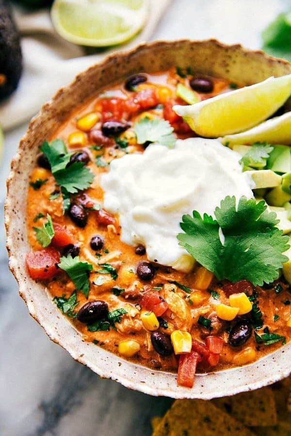 EASY CROCKPOT CREAMY CHICKEN ENCHILADA CHILI