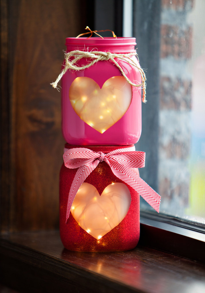 40+ Rustic Valentine’s Day Decoration to Bring in the Warmth 11 Heart Mason jars.