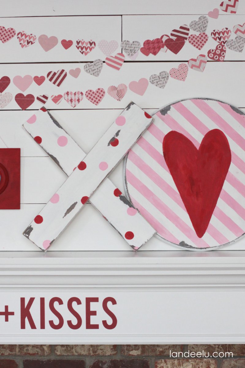 40+ Rustic Valentine’s Day Decoration to Bring in the Warmth 12 Hugs and Kiss Mantel By Landeelu