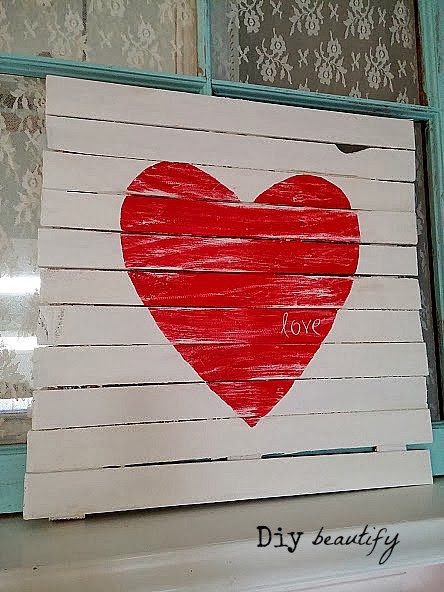 40+ Rustic Valentine’s Day Decoration to Bring in the Warmth 17 Mini Pallet Valentine Sign at DIY Beautify