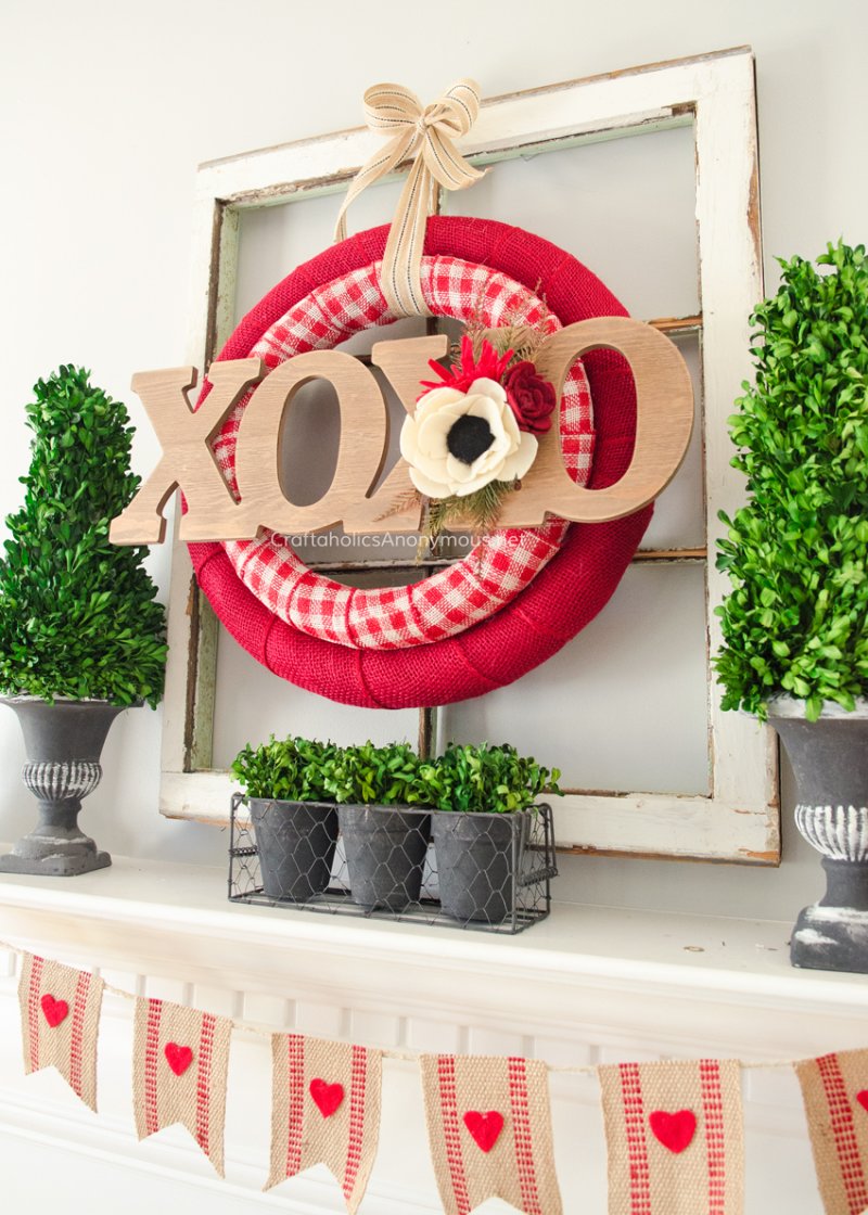 40+ Rustic Valentine’s Day Decoration to Bring in the Warmth 43 XOXO double wreath.