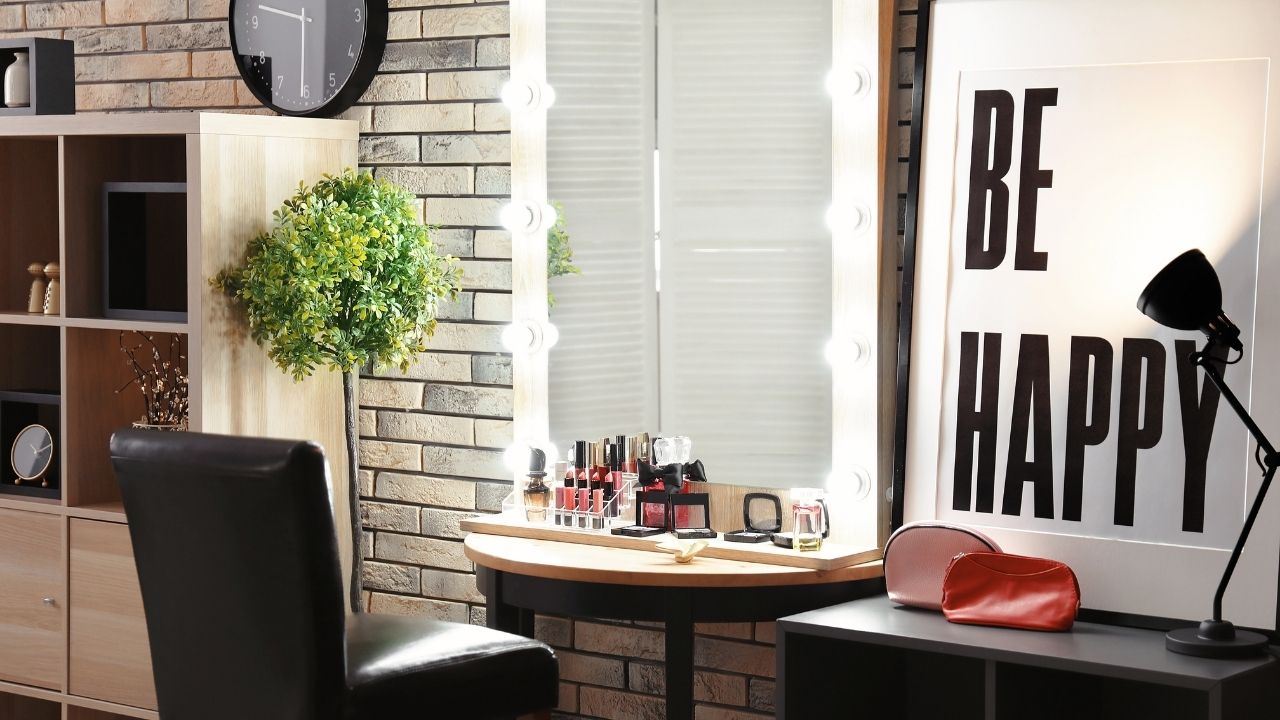 DIY Makeup Vanity Room Design With Perfect Lighting