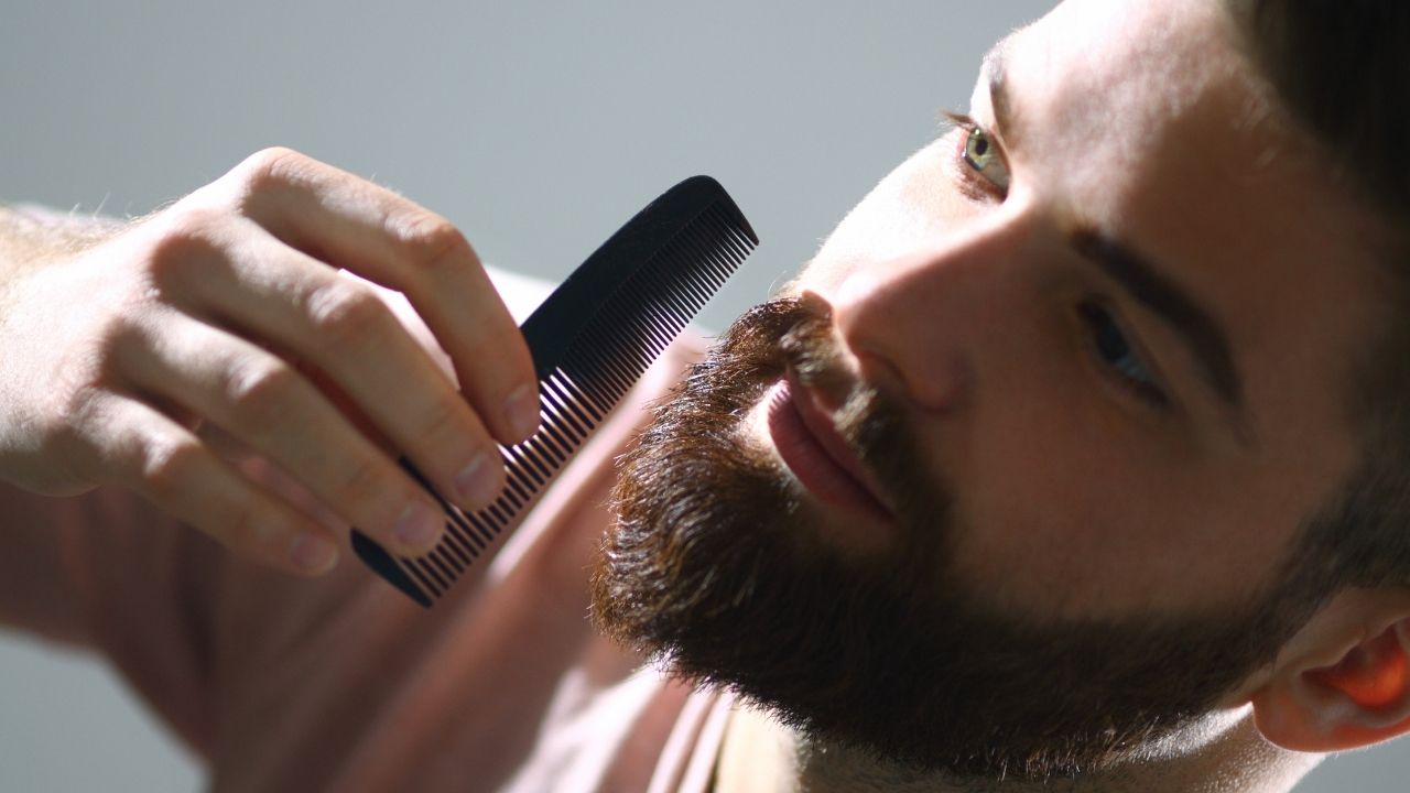 Maintain the Beard in the Shape of Your Face