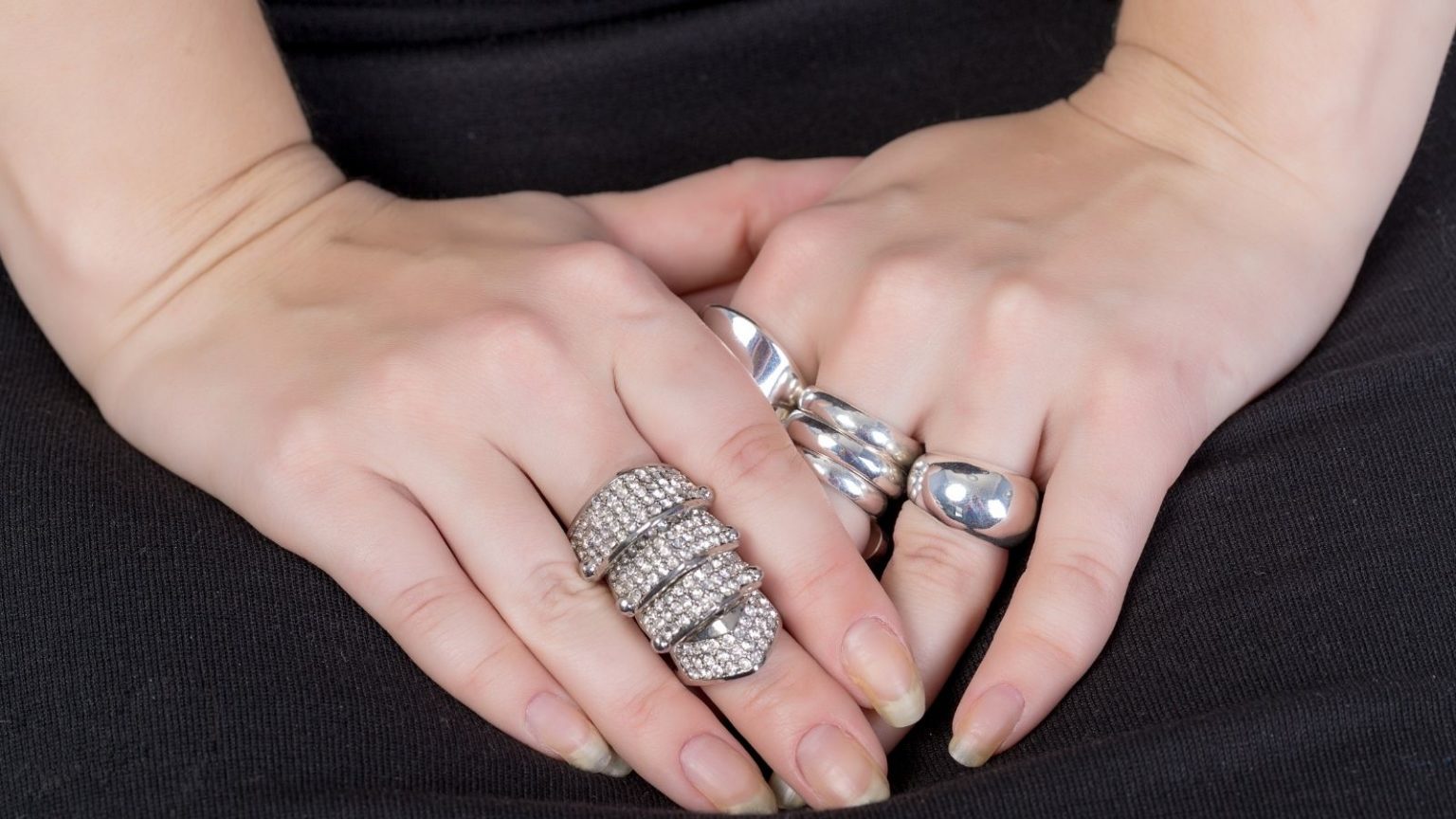 Ring Style Guide How To Wear Multiple Rings At The Same Time