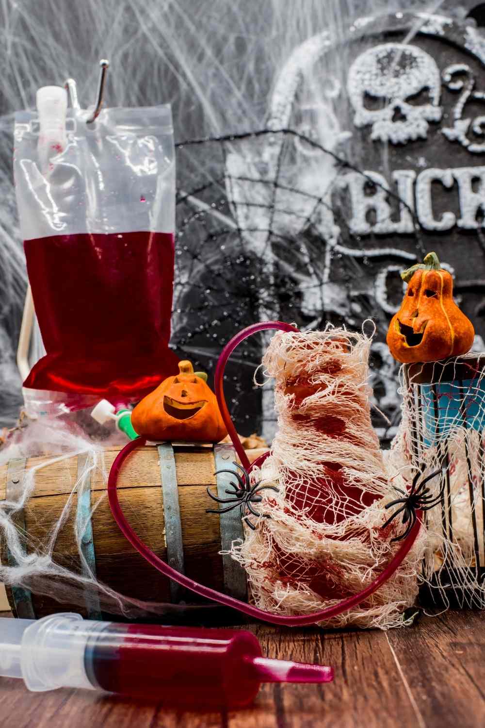 10 Easy And Simple Party Hacks For Your Halloween Party 2 Fake Blood