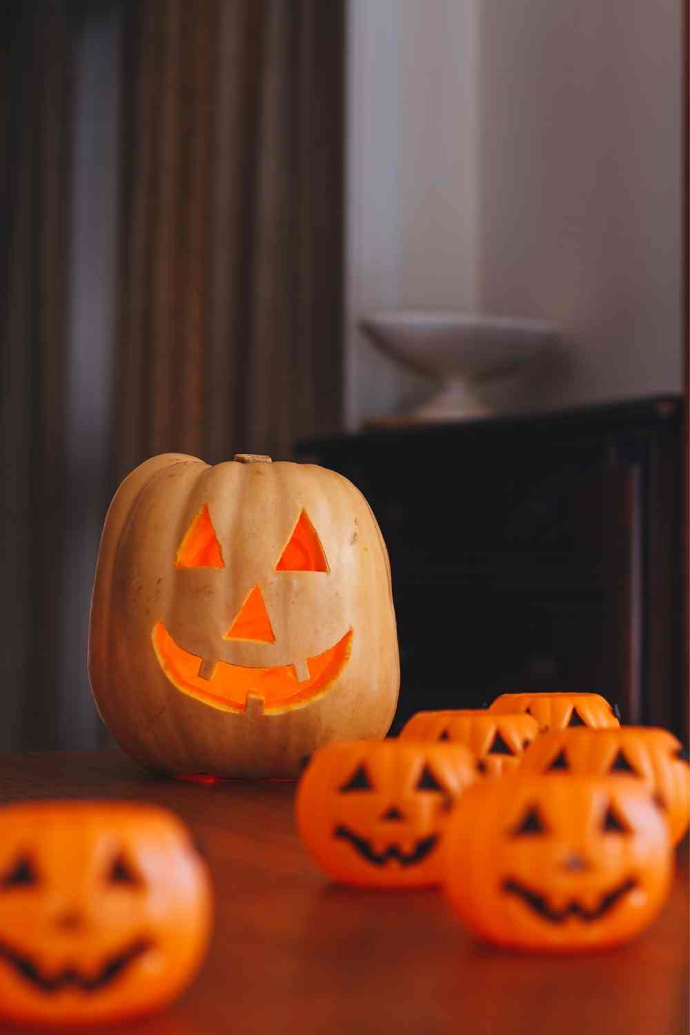 10 Rustic And Spooky Halloween Pumpkin Decor Ideas 3 Gathered Pumpkin