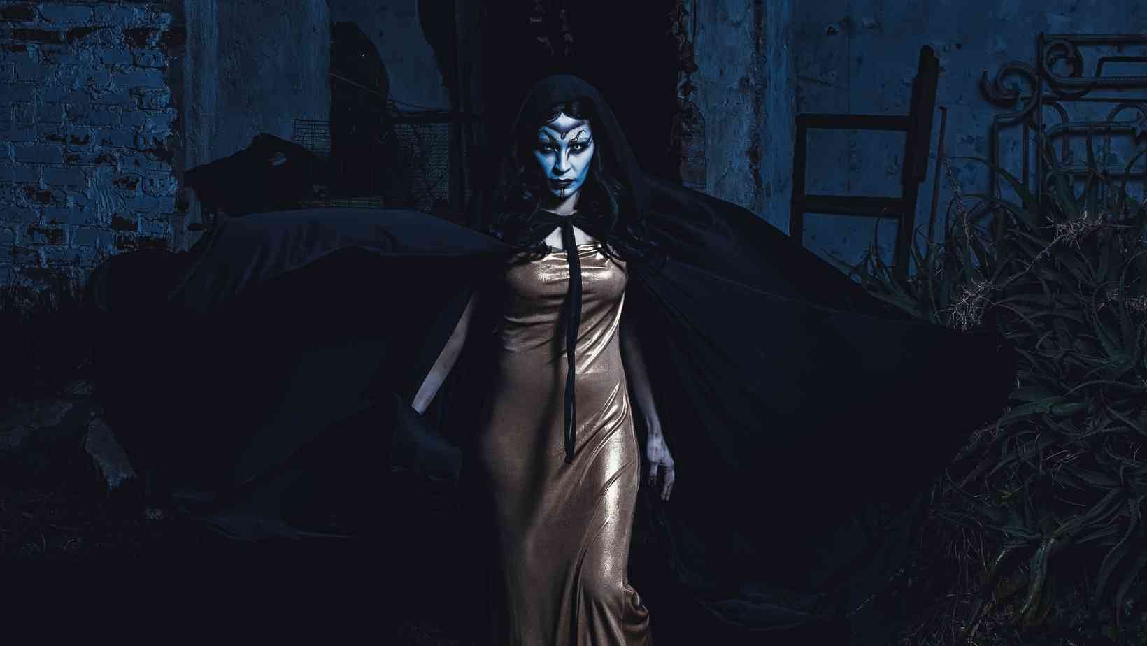 10 Spooky Mystical Witch Makeup Ideas For HALLOWEEN 2 Haunted House Witch