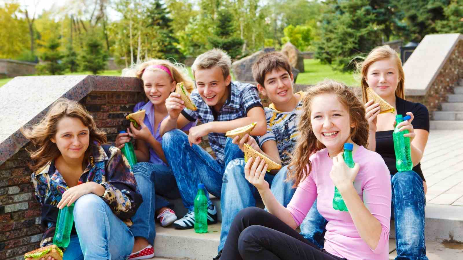 How To Keep Eating Healthy While Living in Campus 2 Eat High-Quality Junk Food