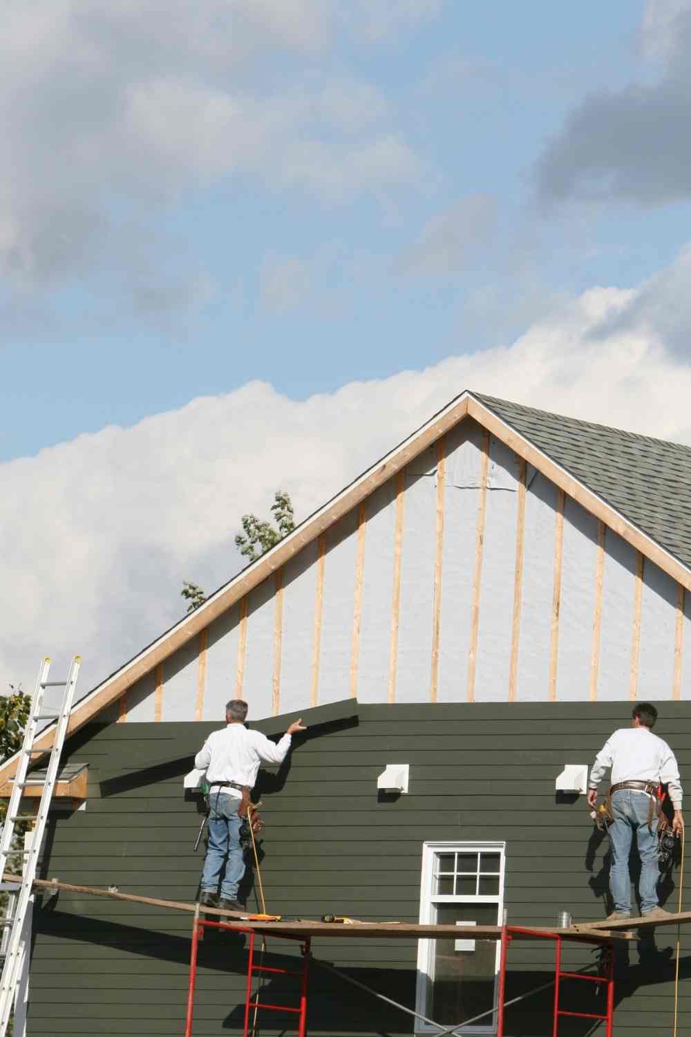 Wood, Vinyl or Aluminum Siding Look Old