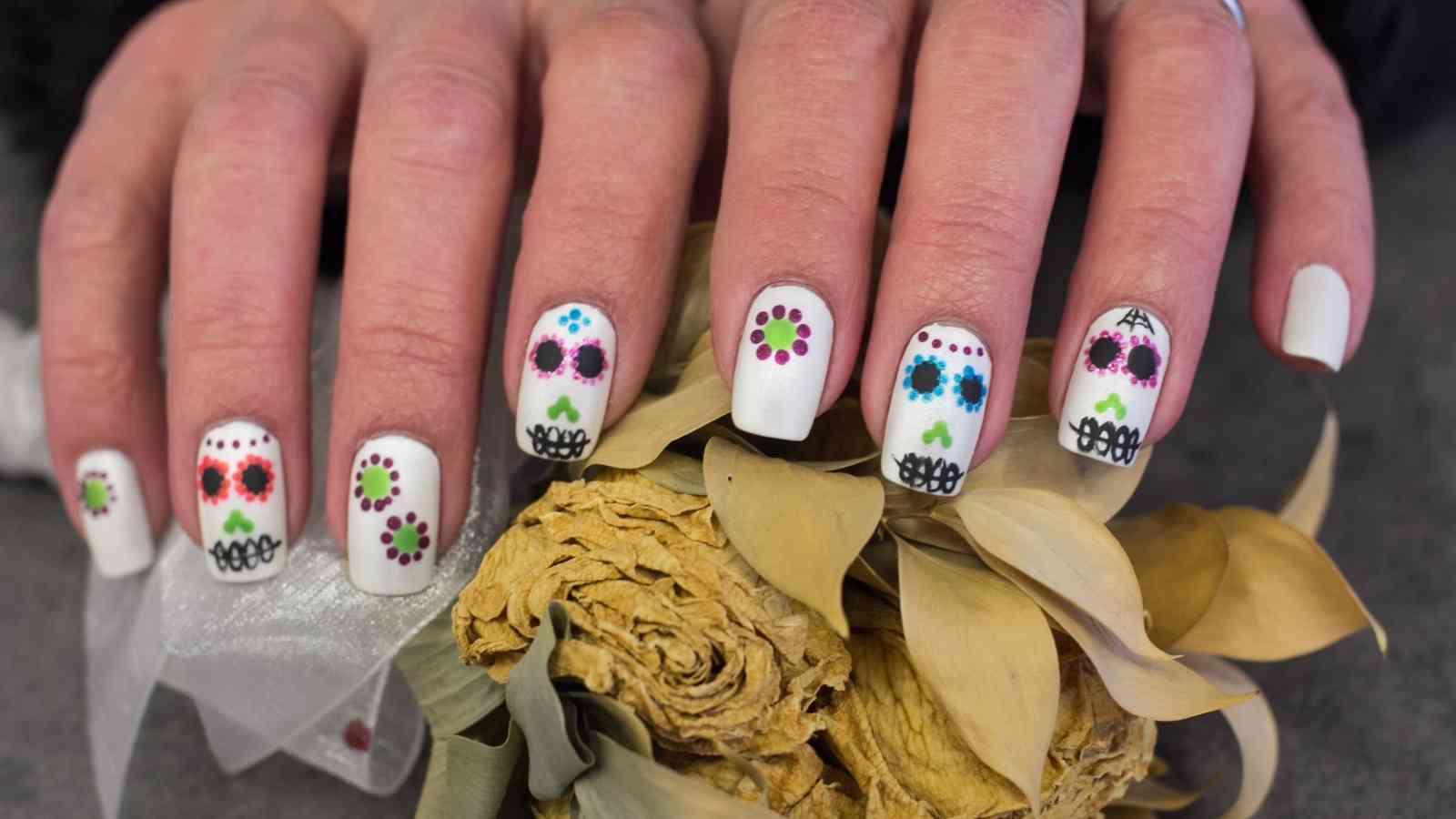 DIY Halloween Nail Art