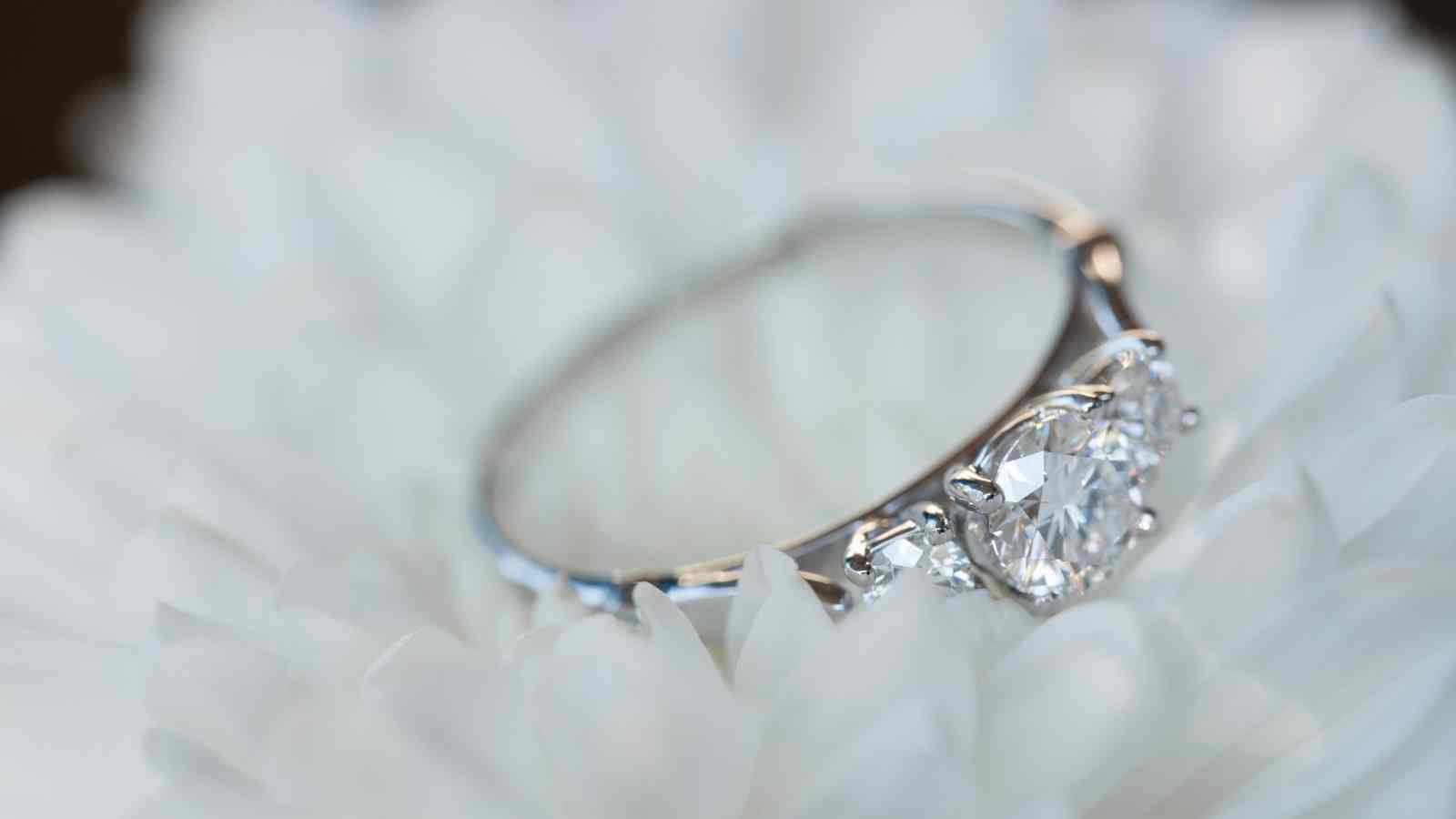 5 Modern significance of Diamond Engagement Rings 1 Diamond Engagement Rings
