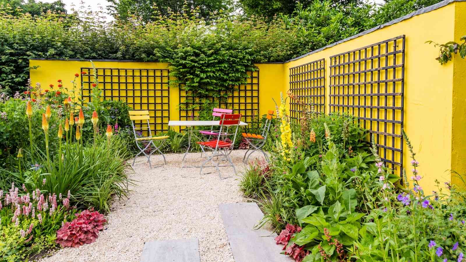 DIY Wall Garden Outdoor Design