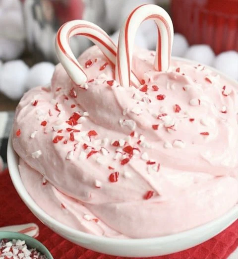 2 Minute Peppermint Fluff Dip