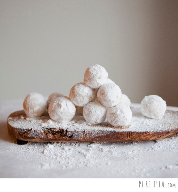 Amaretto Snowballs