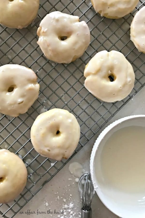 BAKED GLAZED LEMON DONUTS
