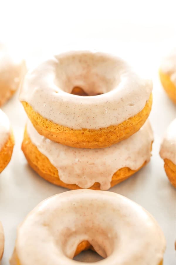 BAKED PUMPKIN DONUTS WITH MAPLE CINNAMON GLAZE
