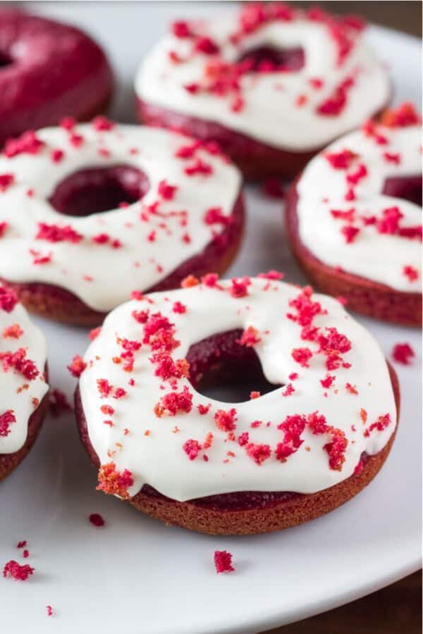 BAKED RED VELVET DOUGHNUTS
