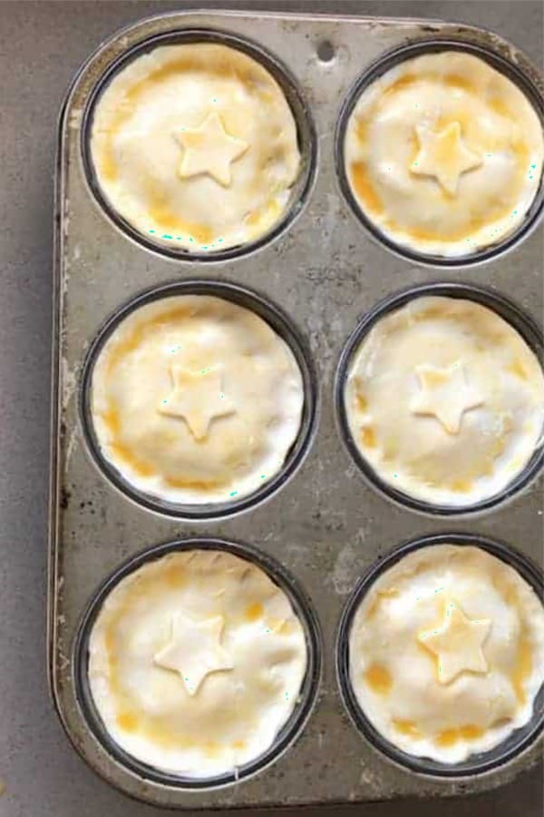 CHICKEN & SWEETCORN MINI PIES
