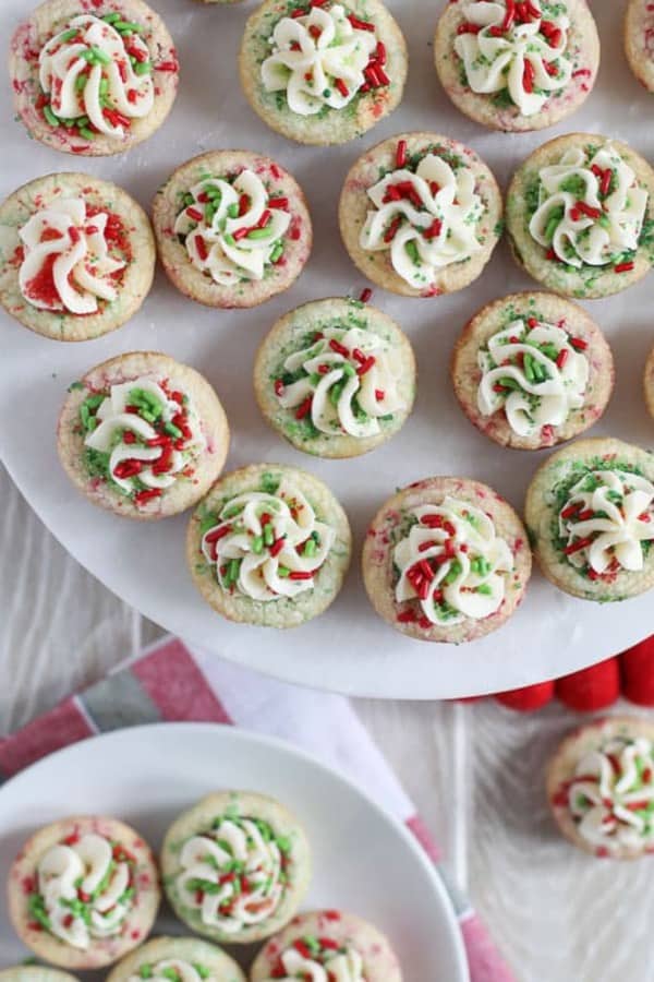 CHRISTMAS SPRINKLE COOKIE CUPS
