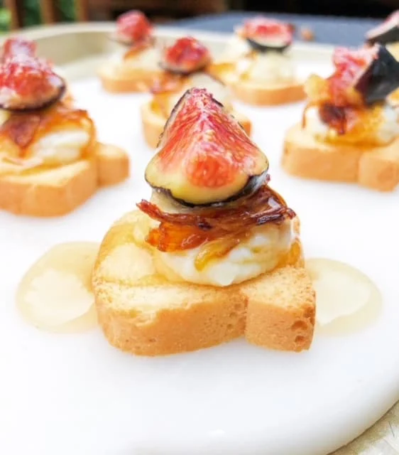 Canape Fig Toasts