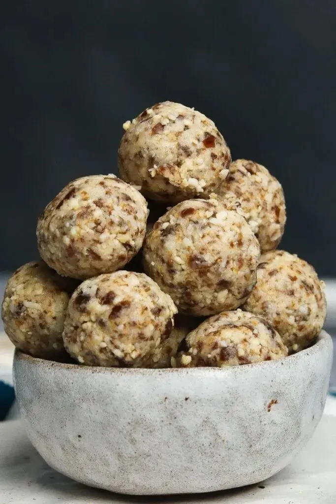 Cashew Energy Balls