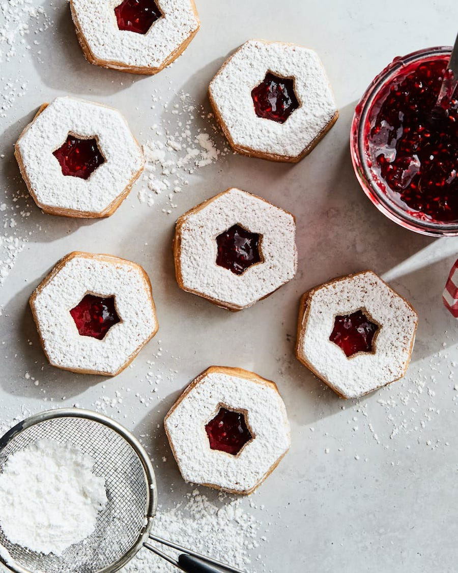 Christmas Linzer Cookies with Raspberry Preserves