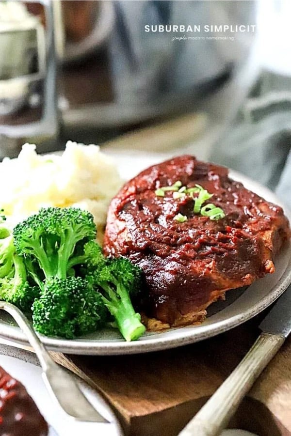 EASY CROCK POT BBQ PORK CHOPS
