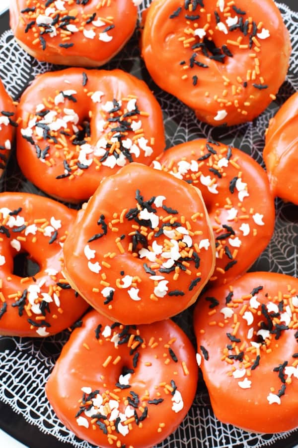 EASY HALLOWEEN DONUTS YOU CAN MAKE TODAY

