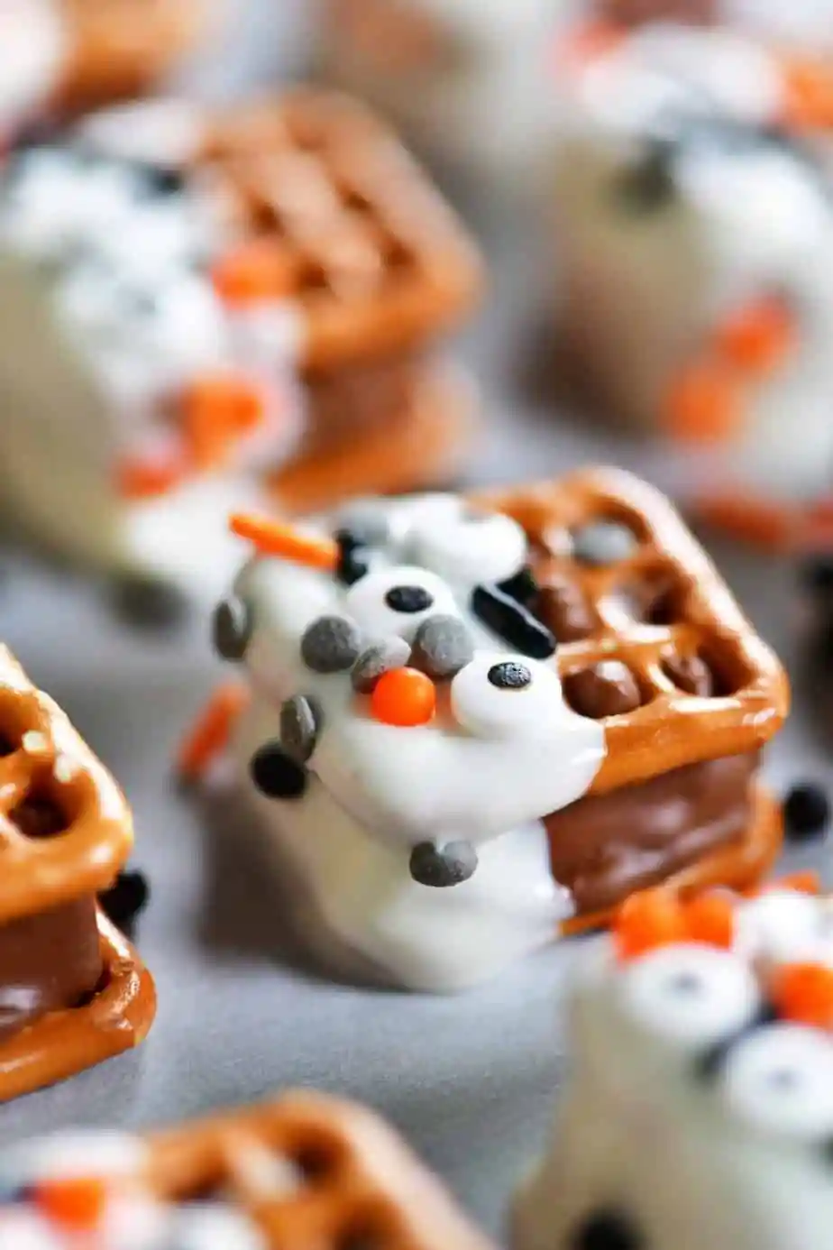 Halloween Candy Bar Pretzel Bites