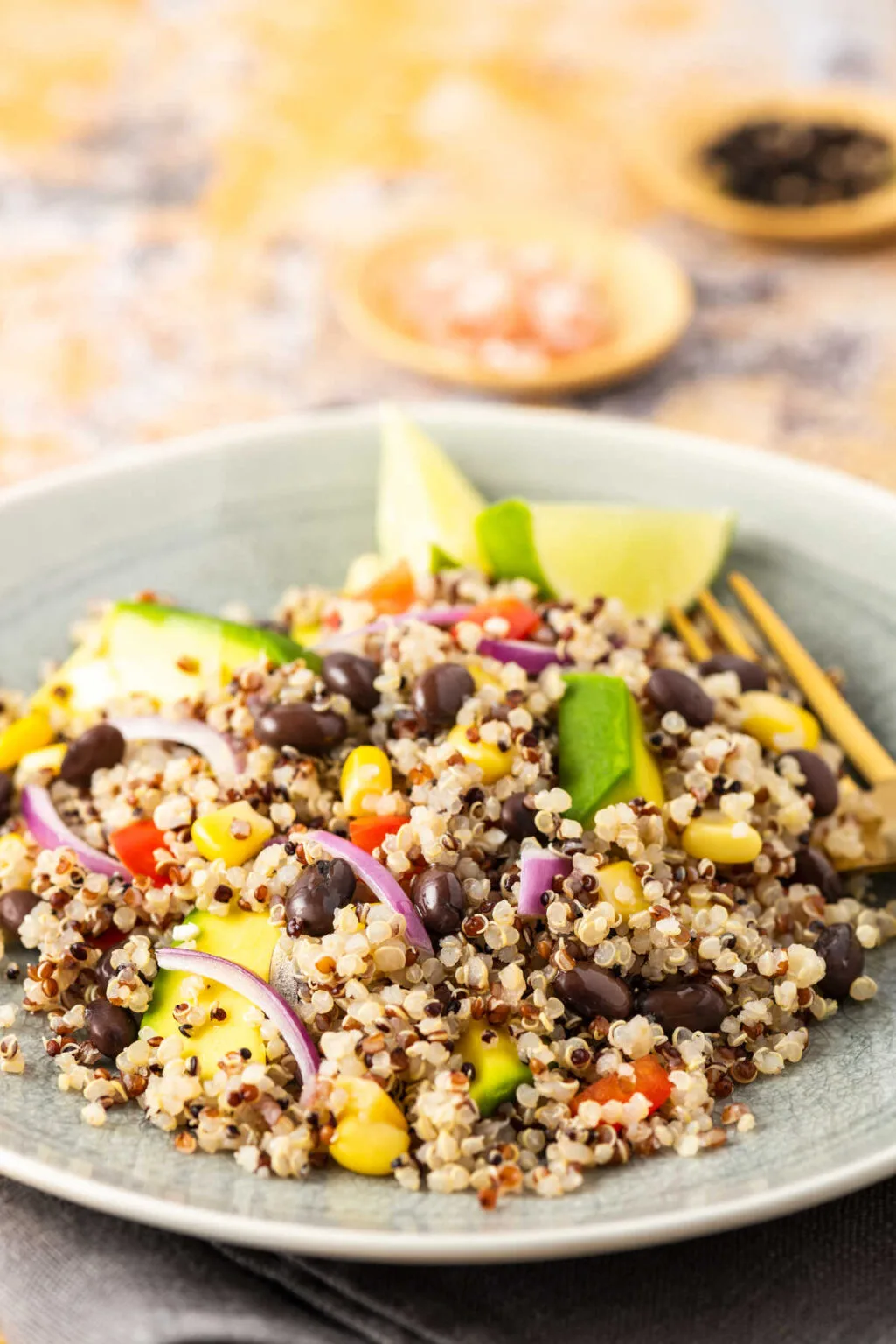Lemon Garlic Quinoa with White Beans and Olives