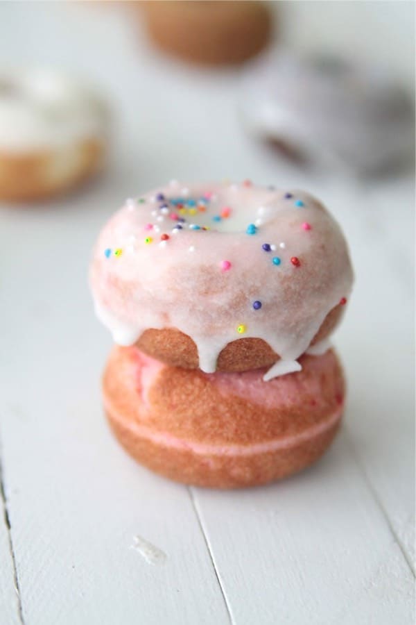 MINI CAKE MIX DONUTS
