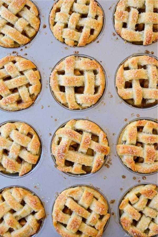 MUFFIN TIN MINI APPLE PIES
