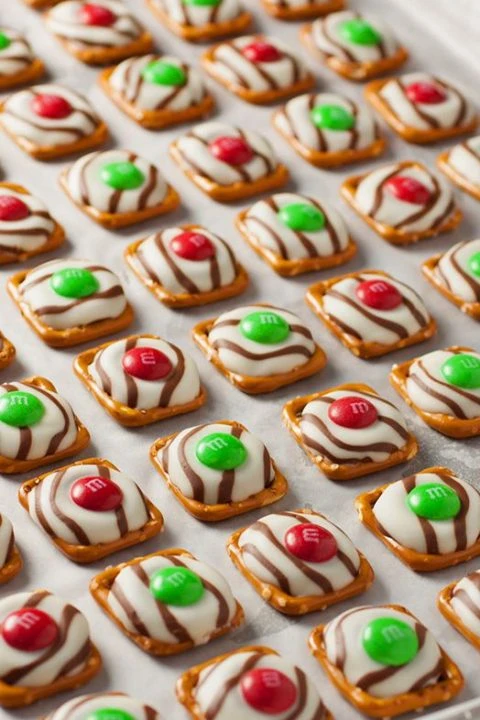 Pretzel M&M Cookies