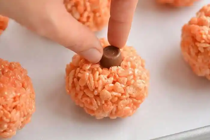 Rice Krispie Treat Pumpkins