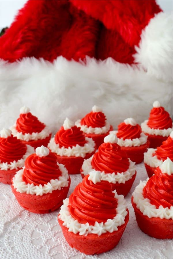 SANTA HAT COOKIE CUP RECIPE