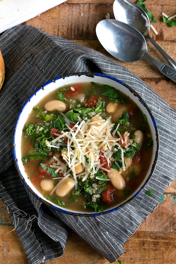 Slow Cooker Quinoa, White Bean, & Kale Soup