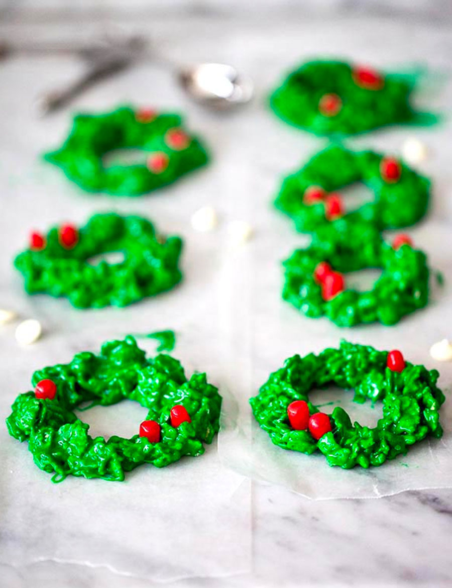 White Chocolate and Peppermint Christmas Wreath Cookies