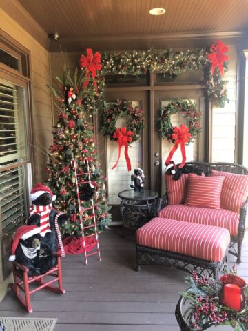 27 Stunning Christmas Porch Decor Ideas