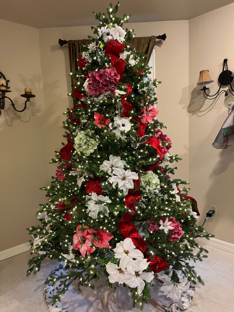 DIY Poinsettia Christmas Tree