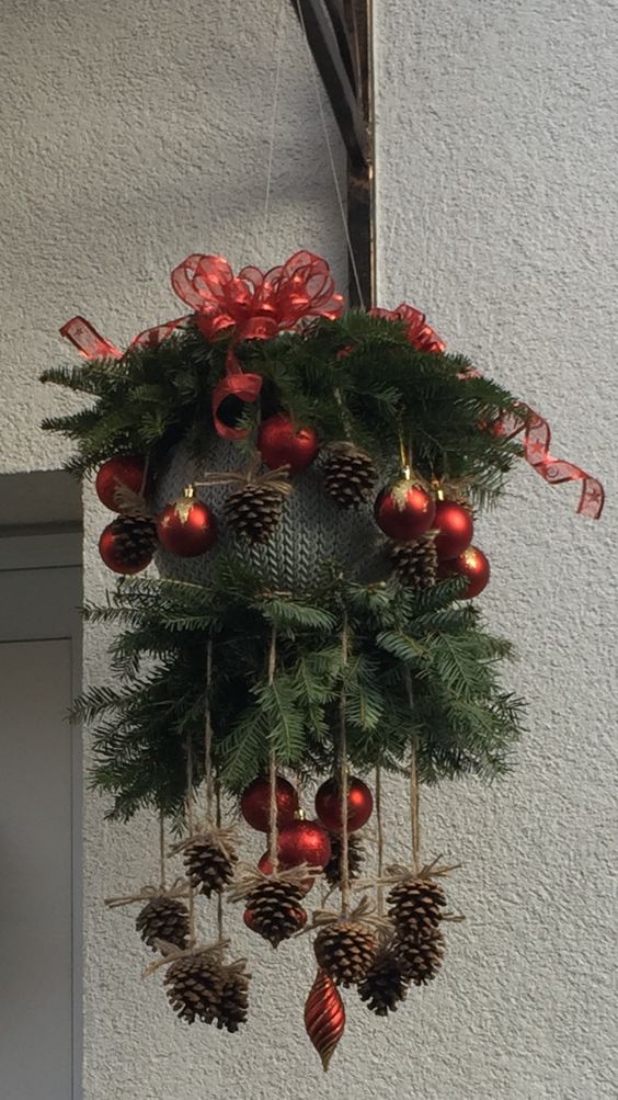 Hanging basket for Christmas