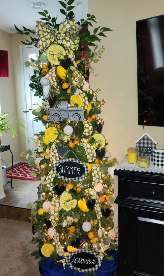 Summer Lemon Christmas Tree