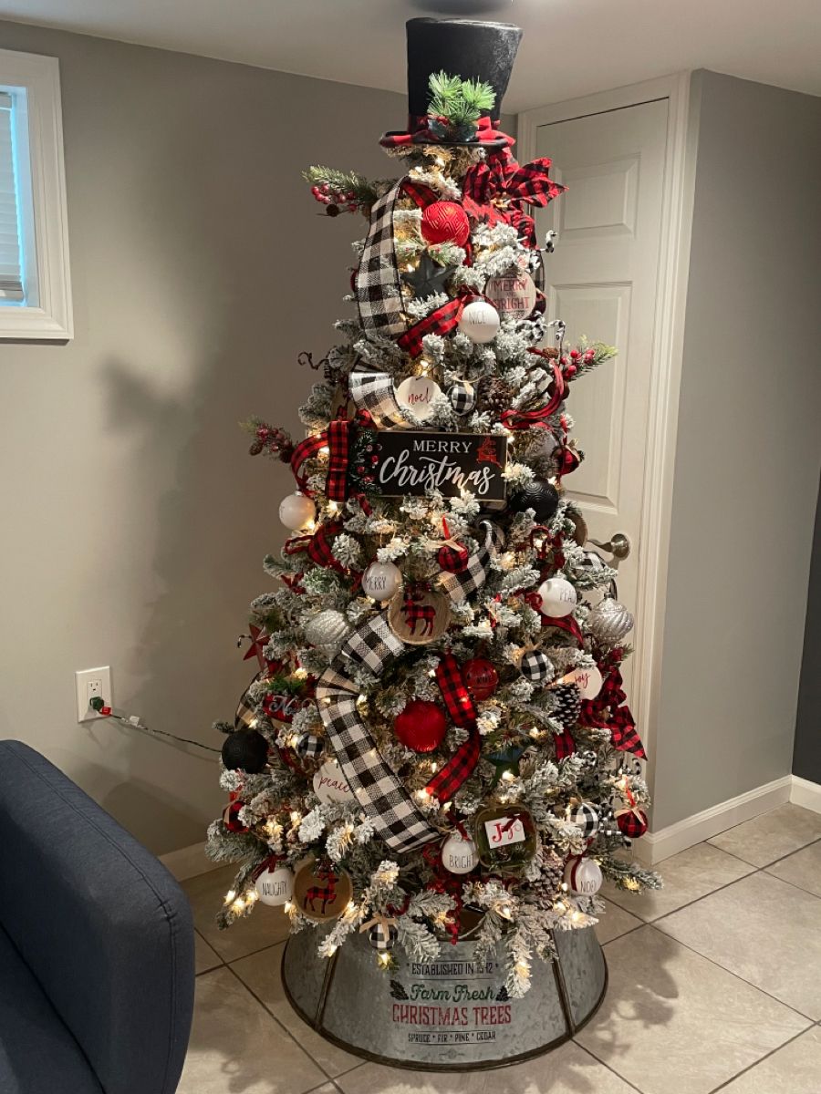 Buffalo farmhouse Christmas tree theme