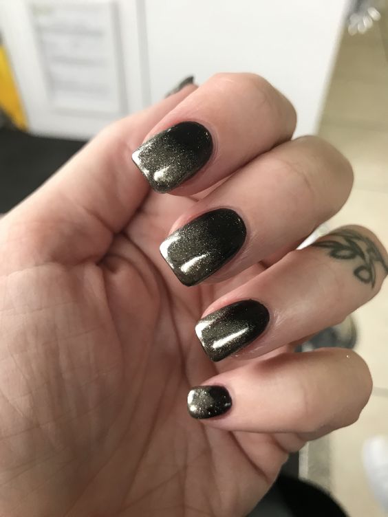 Black Shade Chrome Nail Art
