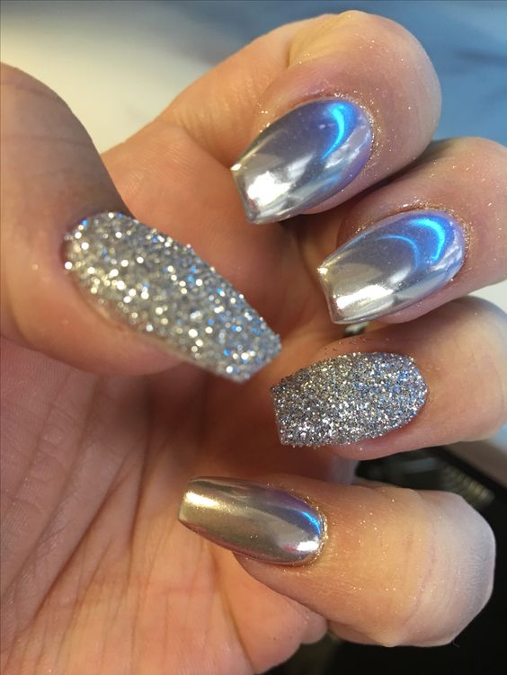 Elegant Silver Sparkling Chrome Nail Art