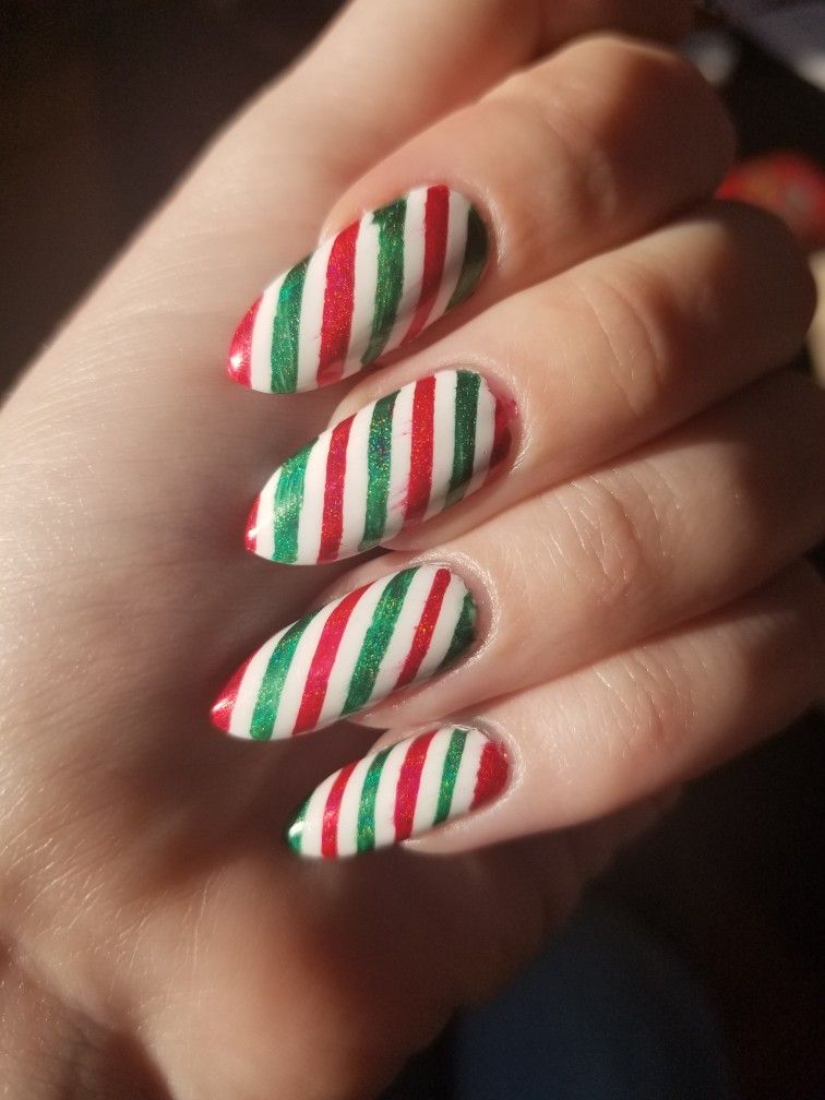 Holiday Red Green Glitter Nails