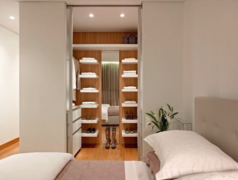 Maximize Space: 20 Stylish Bedroom Closet Design Ideas